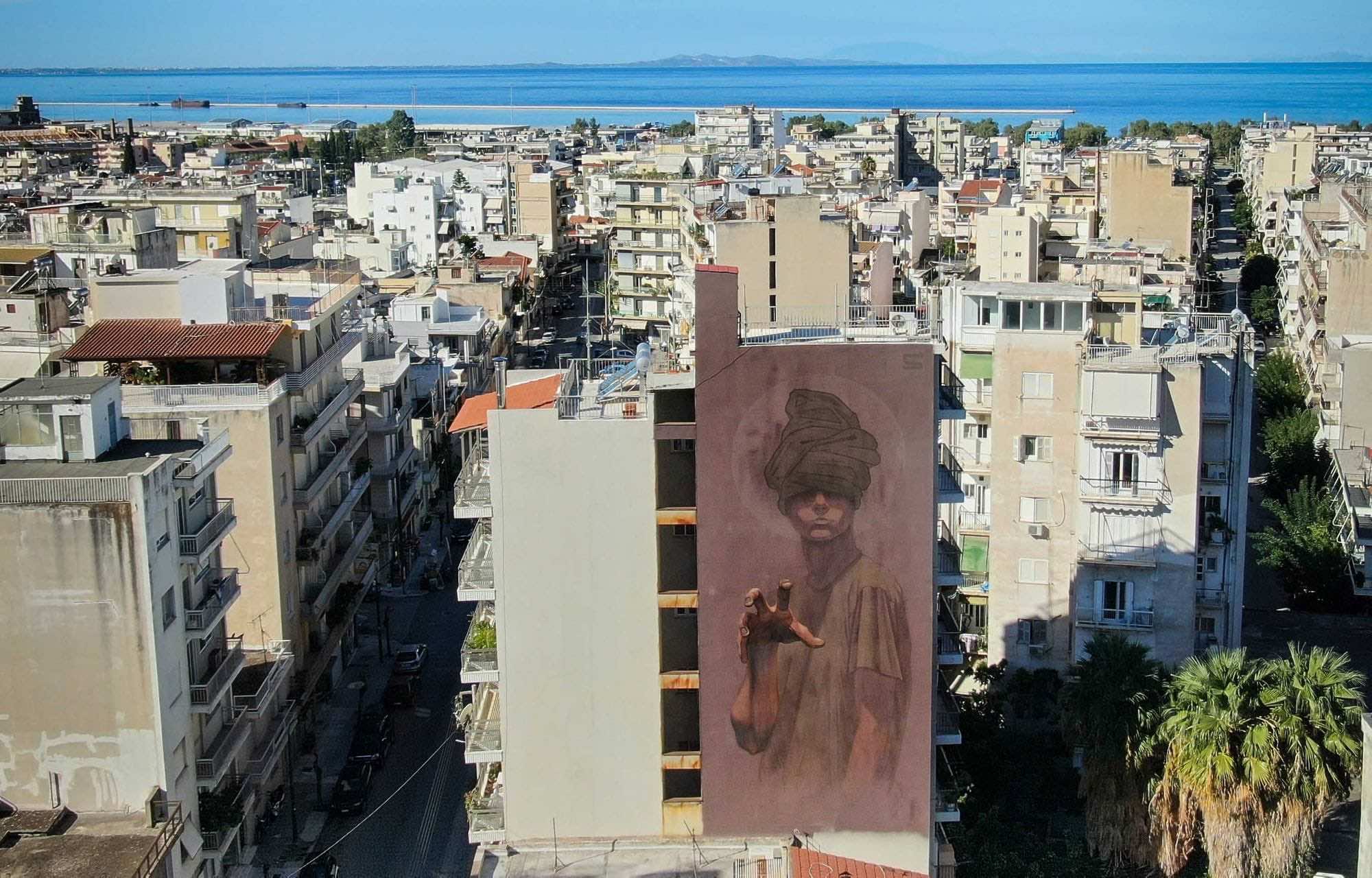 Ένα από τα πιο φρέσκα murals στην Πάτρα από τον Siguel