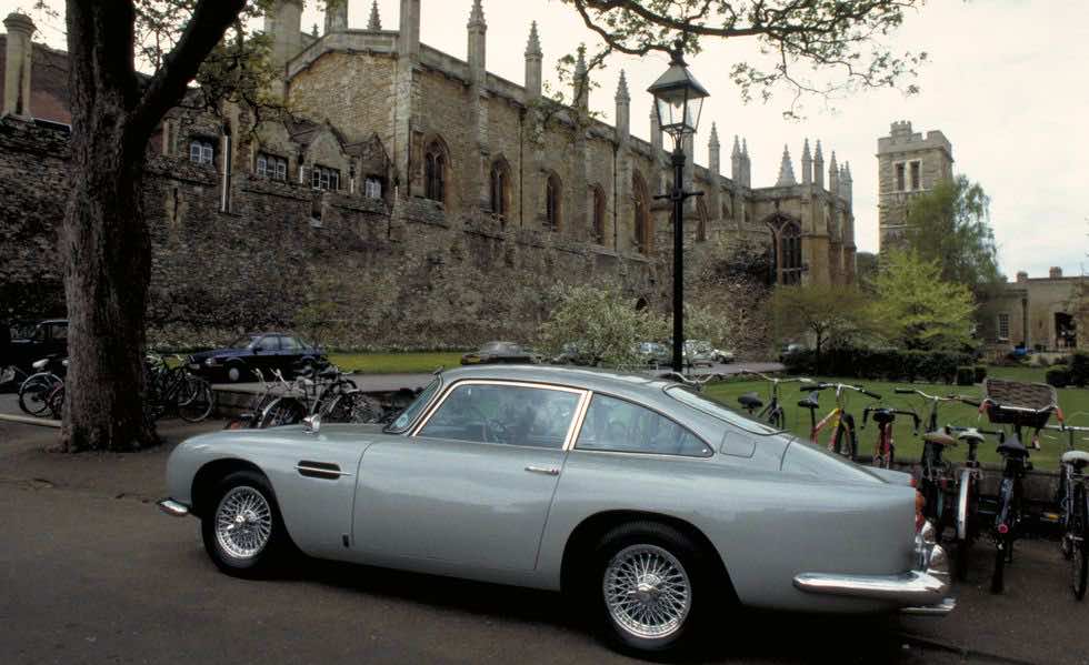 γκρι Aston Martin DB5