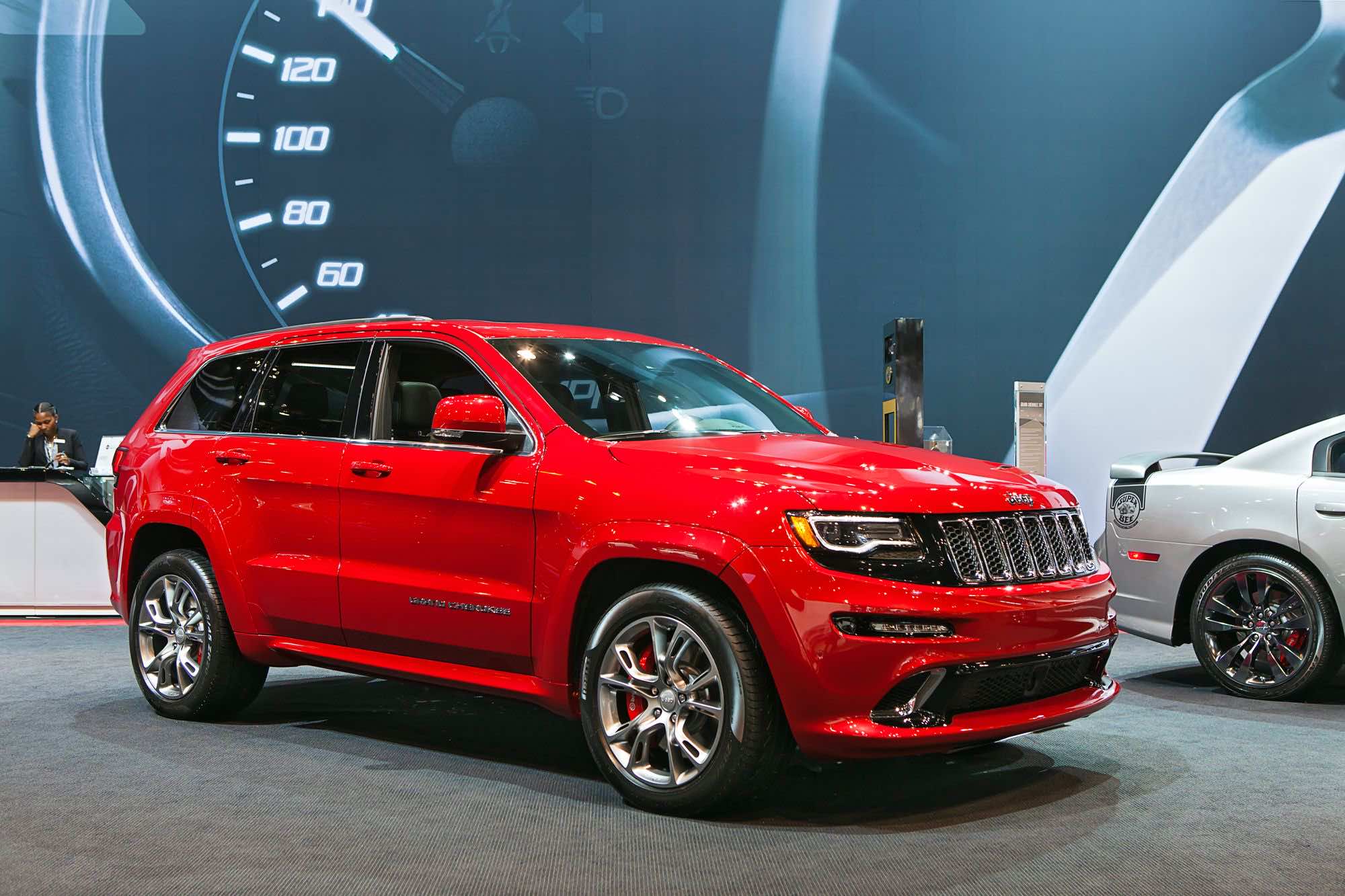 κόκκινο Jeep Grand Cherokee SRT8