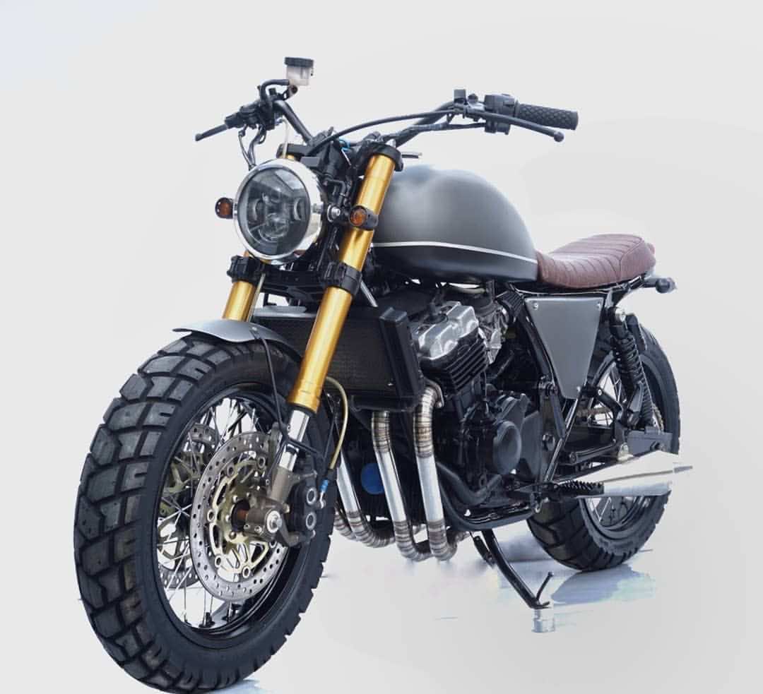 Μαύρη Scrambler του 50