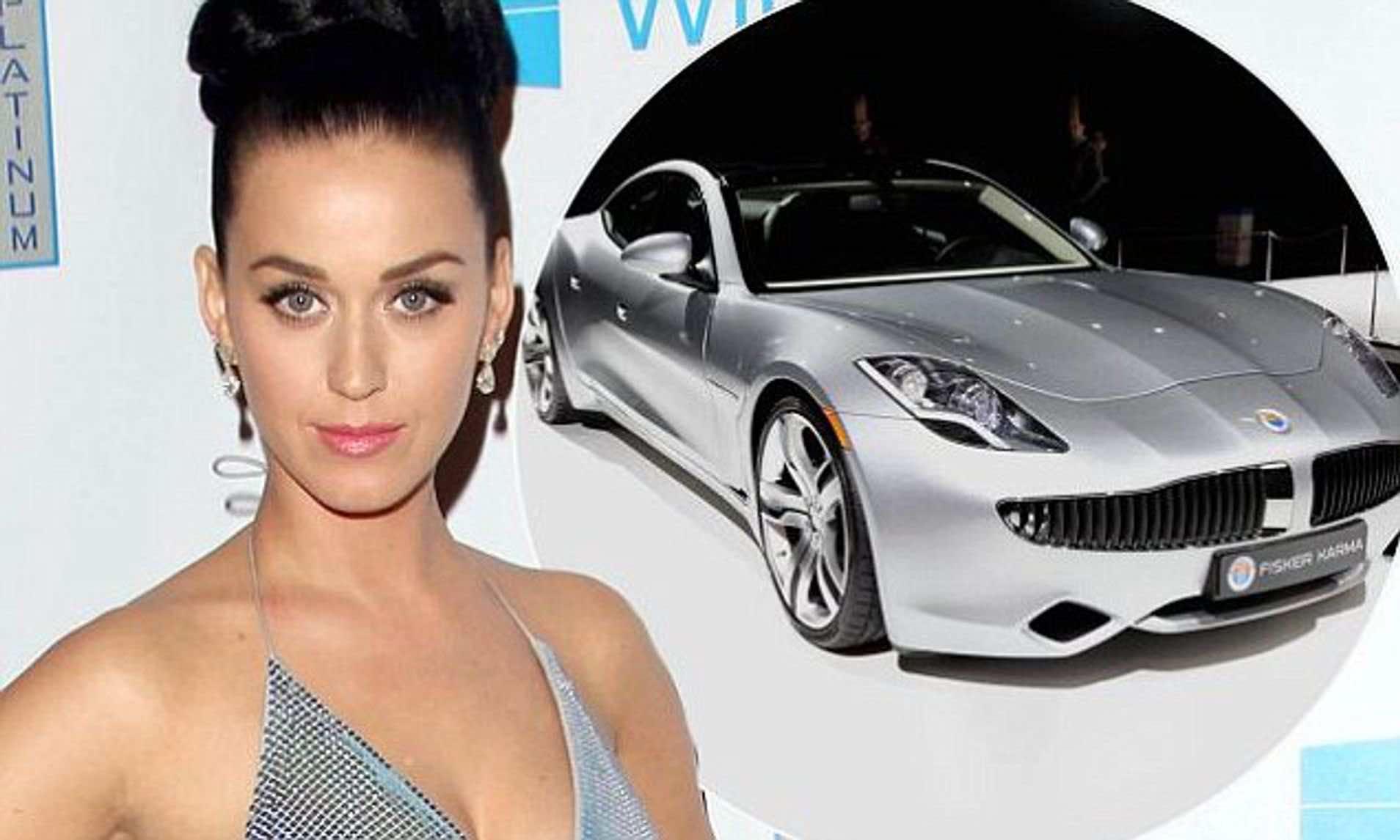 Η Katy Perry και στο φόντο το Fisker Karma