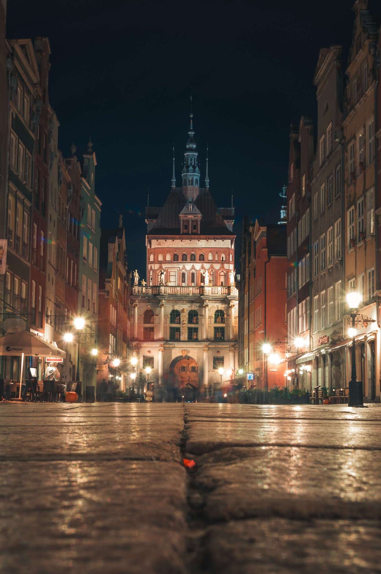 Εικόνα από Πολωνία, πεζόδρομος φωτισμένος τη νύχτα