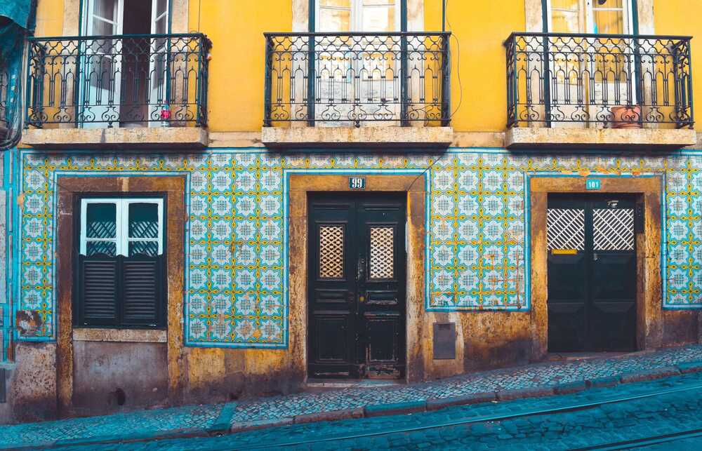 Εικόνα από την Πορτογαλία, πολύχρωμο σπίτι 
