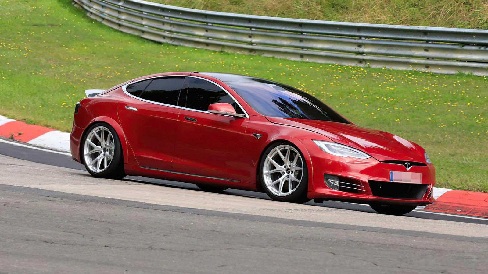 Tesla Model S Plaid κόκκινο