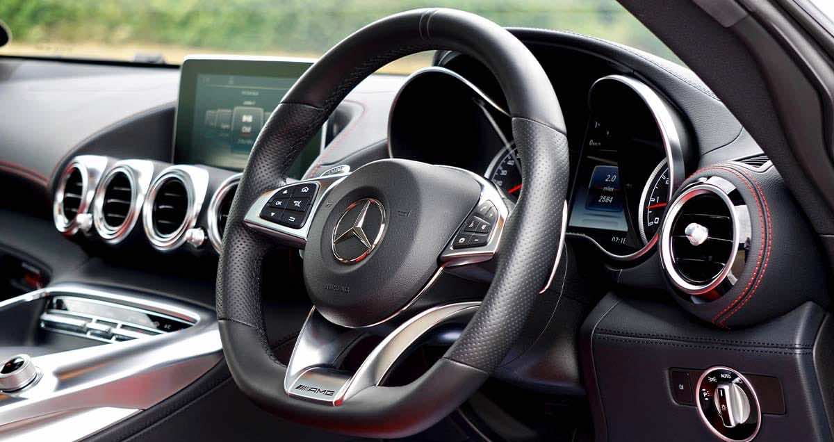 εσωτερικό Mercedes-Benz, τιμόνι δεξιά