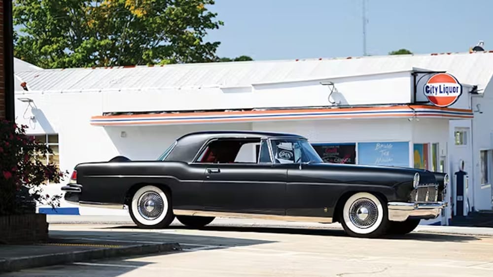 μαύρο Continental Mark II από το πλάι