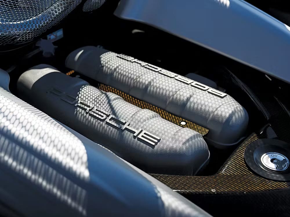  Porsche Carrera GT κινητήρας