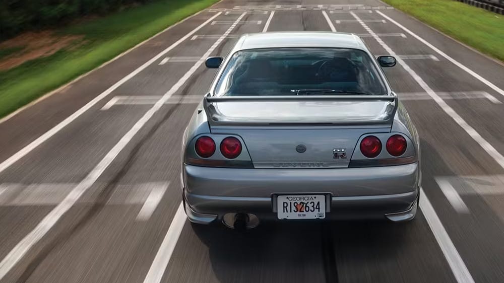  Nissan Skyline GT R σε δρόμο εν κινήσει