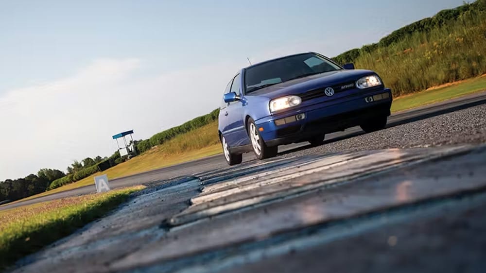 μπλε Volkswagen Golf GTI VR6