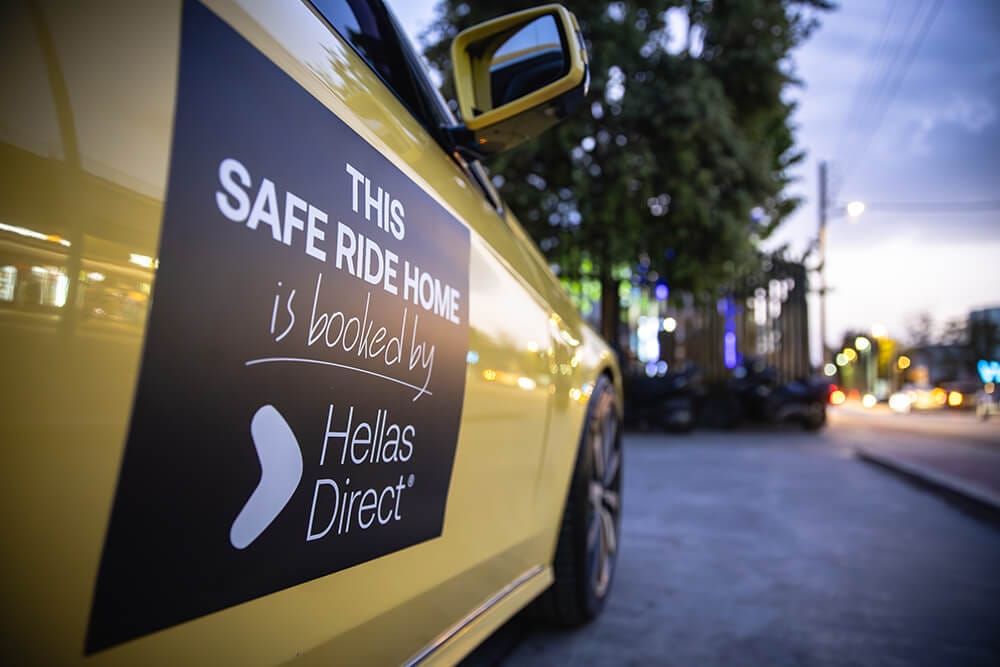 ταξι με Safe Ride Home΄πινακίδα