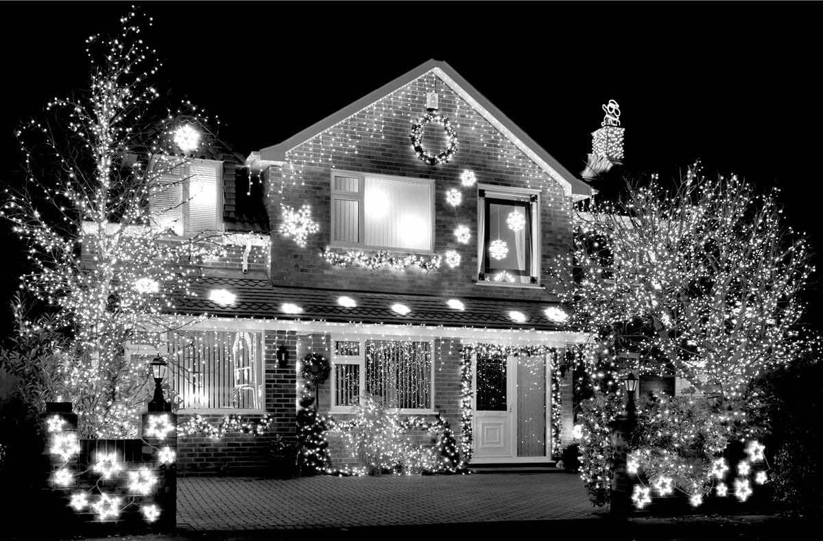 Σπίτια που πήγαν την Χριστουγεννιάτικη διακόσμηση σε άλλο επίπεδο