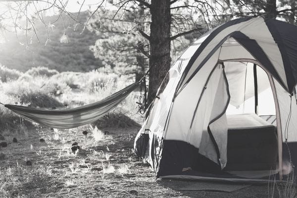 Ξενοδοχείο, κάμπινγκ ή τροχόσπιτο; Οδηγός καλοκαιρινών διακοπών!