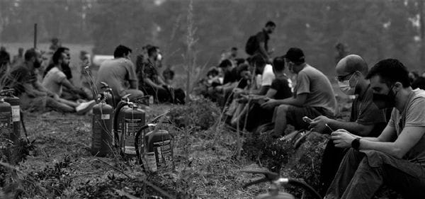 Όλοι οι τρόποι που μπορούμε τώρα να βοηθήσουμε όσους δοκιμάζονται από τις φωτιές