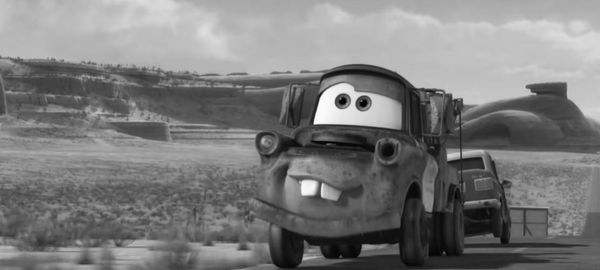 Εικόνα από την ταινία Cars, ο γερανός Μπάρμπας σέρνει ένα αυτοκίνητο